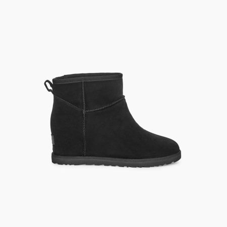 UGG Classic Femme Mini Black Boots for Women (DPJU38597)